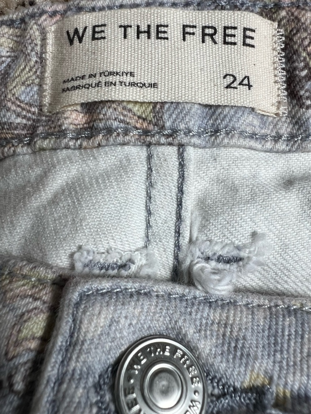 We The Free Tennessee Low-Rise
Illusions Jeans in Limestone Paisley Size 24 NWT! - Picture 6 of 10